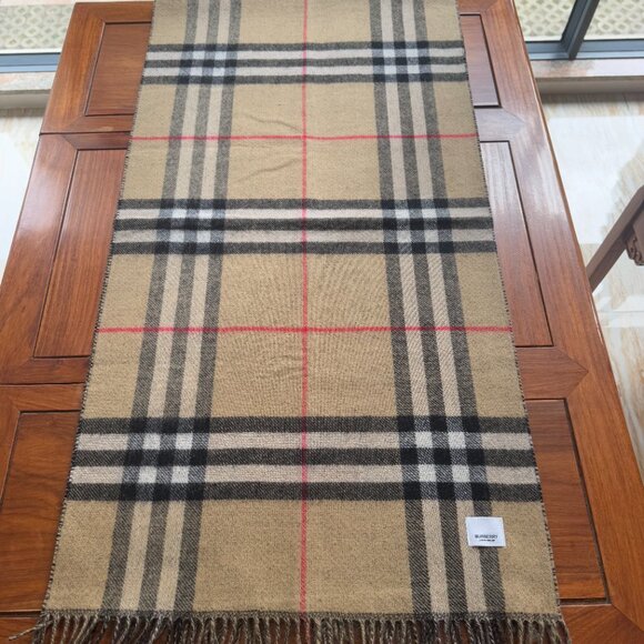 Burberry scarf double-sided shawl - Picture 6 of 9